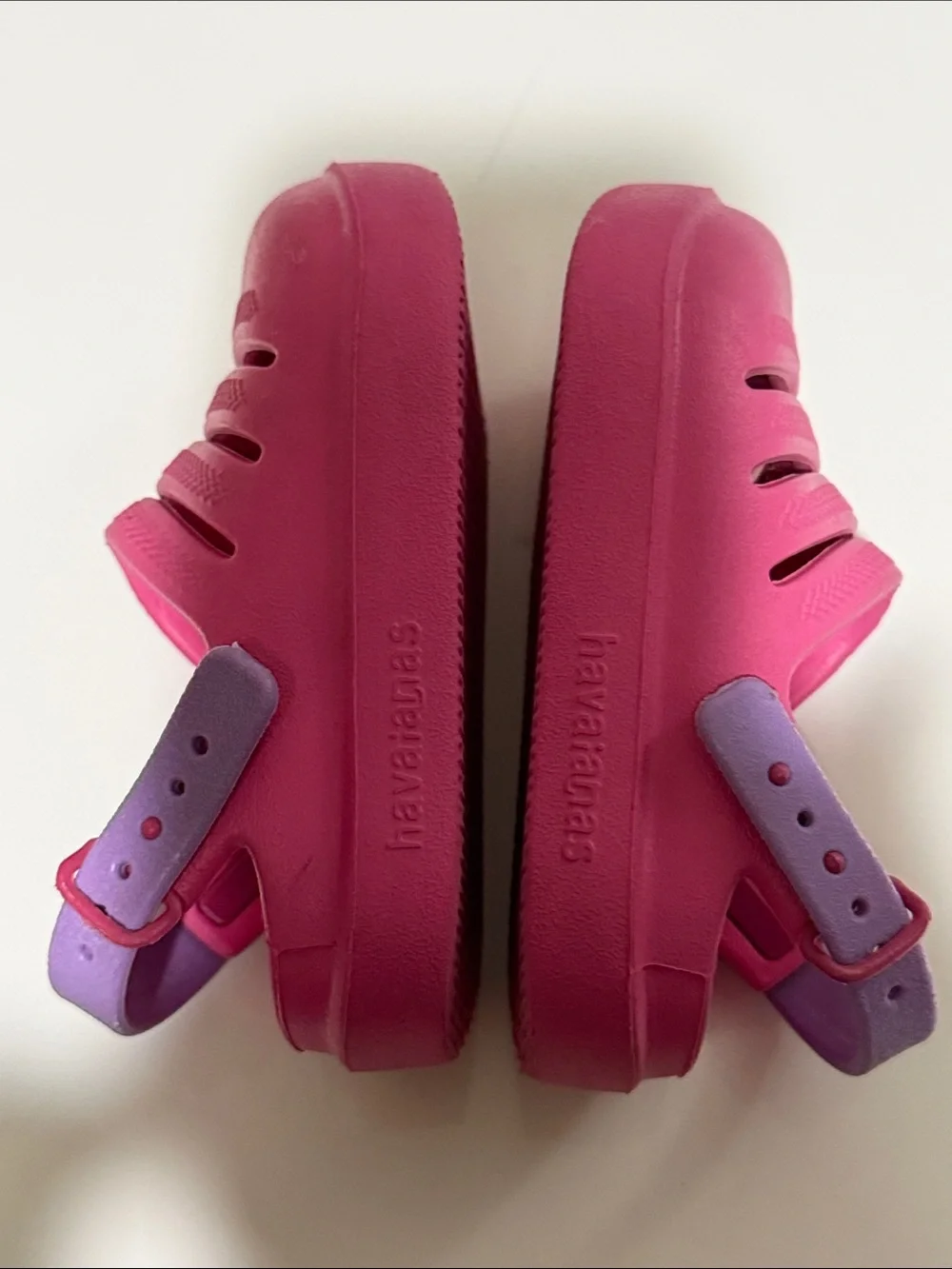 Havaianas Bright Pink Kids Sandals with Lavender Heel Straps Sz 9C